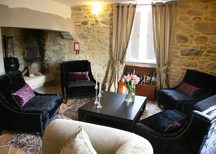 Casa D' Joao Enes - *